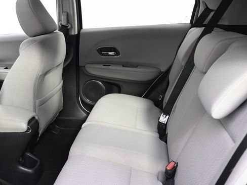 Used 2018 Honda HR-V EX image 18