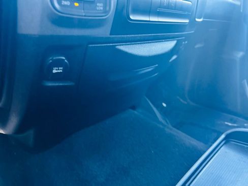 Used 2019 RAM 1500 Tradesman w/ Tradesman SXT Package AWD/4WD image 30
