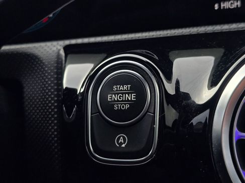 Used 2023 Mercedes-Benz CLA 250 4MATIC image 41