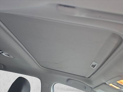 Used 2017 Subaru Outback 2.5i Limited image 23