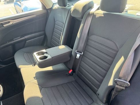 Used 2019 Ford Fusion SE image 30