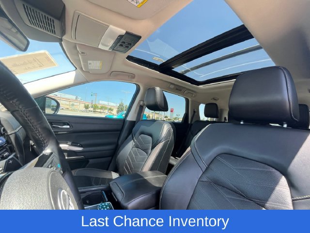 Certified 2023 Nissan Pathfinder Platinum w/ Cargo Package AWD/4WD image 7