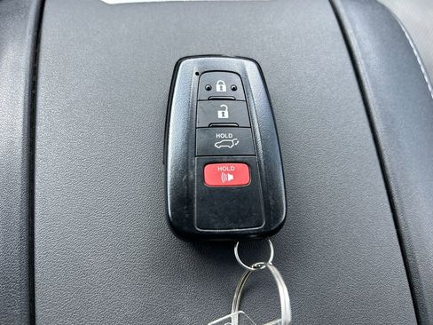 Used 2021 Toyota Highlander Limited FWD image 42