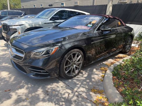 Used 2019 Mercedes-Benz S 560 Cabriolet image 3