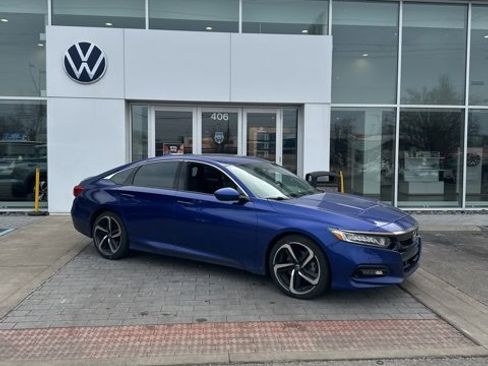 Used 2019 Honda Accord Sport image 2