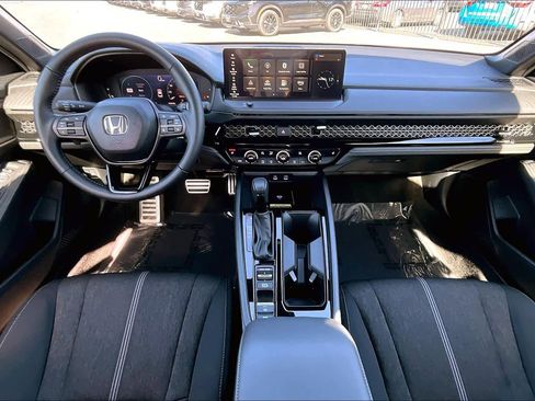 Used 2025 Honda Accord Sport image 15