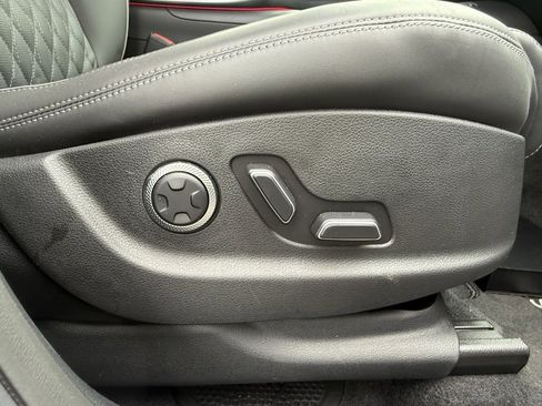 Used 2025 Genesis GV70 3.5T Sport w/ Sport Advanced Package image 16