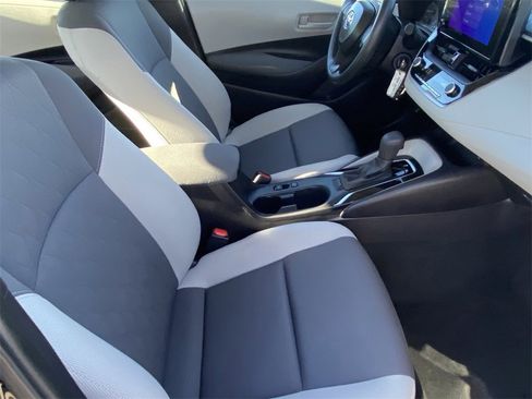 Certified 2025 Toyota Corolla LE image 15