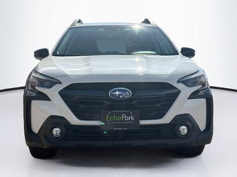Used 2025 Subaru Outback Premium image 2