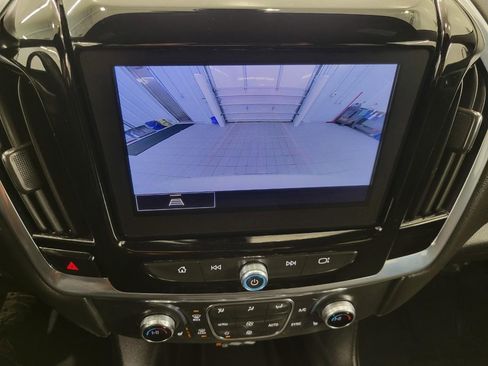 Used 2023 Chevrolet Traverse LT image 15