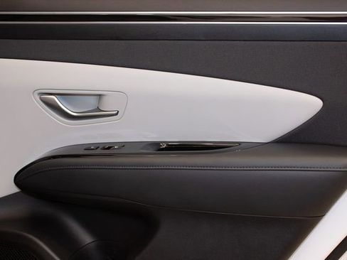 Used 2023 Hyundai Tucson Limited image 13