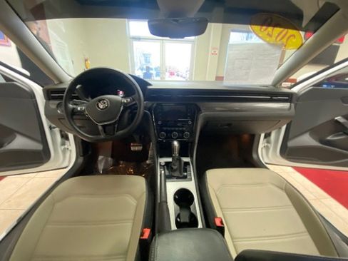 Used 2020 Volkswagen Passat 2.0T R-Line image 14