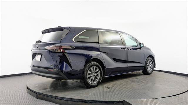 Used 2023 Toyota Sienna LE FWD image 8