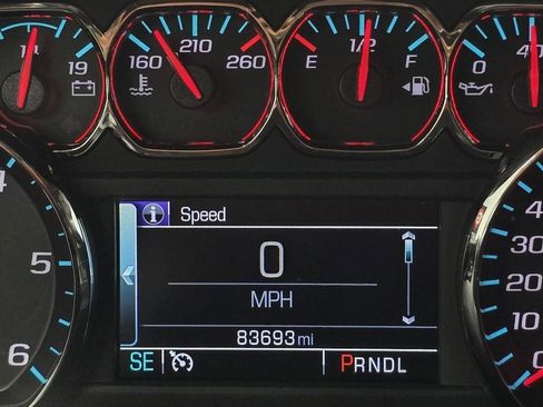 Used 2020 Chevrolet Suburban LS RWD image 24