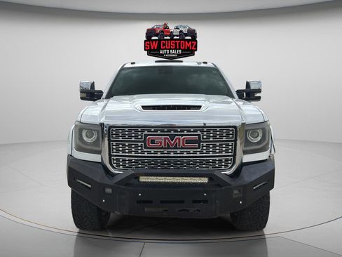 Used 2019 GMC Sierra 2500 Denali w/ Duramax Plus Package AWD/4WD image 2