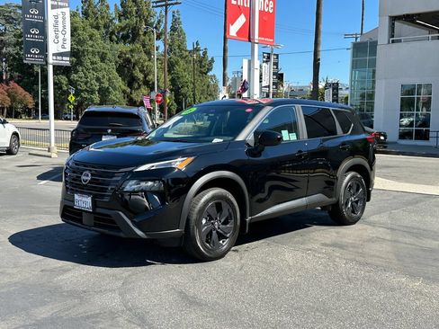 Used 2026 Nissan Rogue SV w/ Cold Weather Package FWD image 2