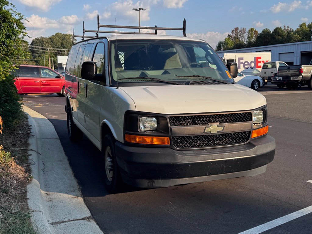 Used 2017 Chevrolet Express 2500 RWD image 1