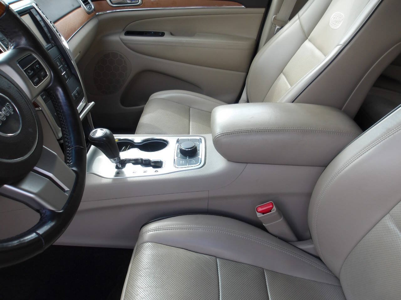 Used 2011 Jeep Grand Cherokee Overland AWD/4WD image 20