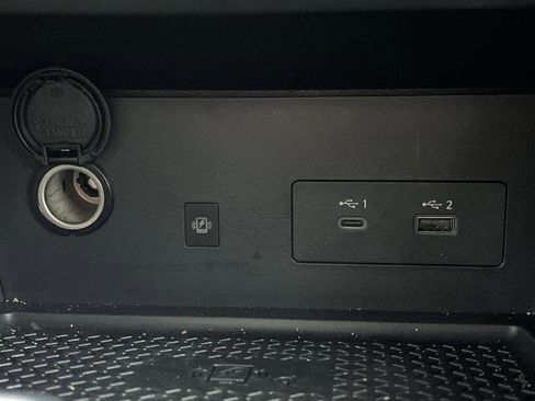 Certified 2025 Nissan Pathfinder SL image 6