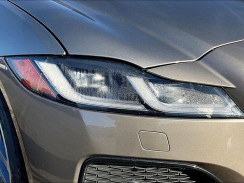 Used 2022 Jaguar XF R-Dynamic SE image 29