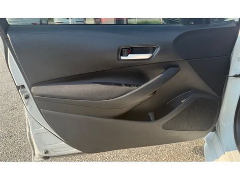 Used 2021 Toyota Corolla LE FWD image 26