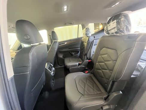 New 2026 Volkswagen Atlas SE image 22