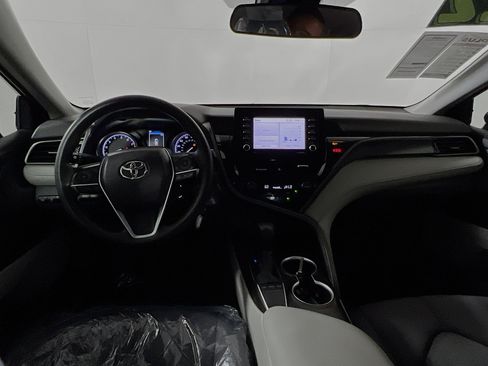 Used 2022 Toyota Camry LE image 30