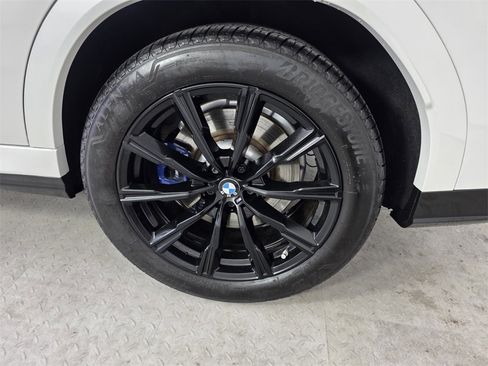 Used 2024 BMW X6 M60i w/ Climate Comfort Package image 17