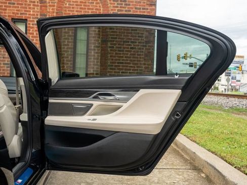 Used 2019 BMW 740i w/ Executive Package RWD image 53