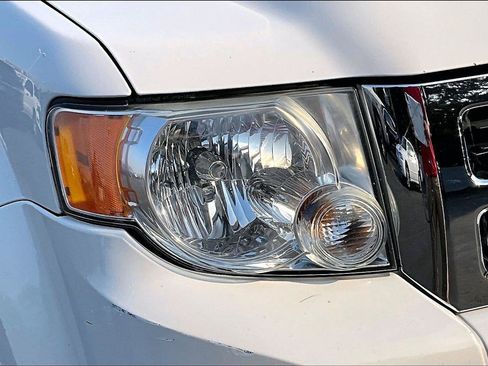 Used 2010 Ford Escape XLT FWD image 30