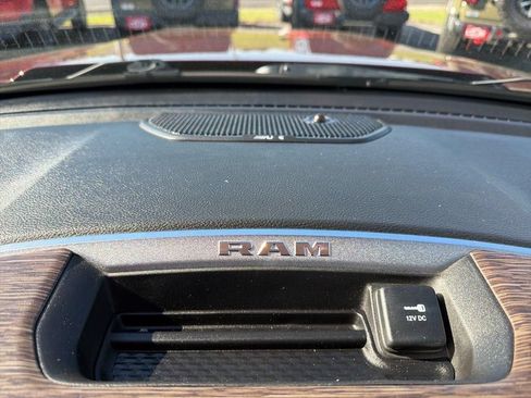 Used 2019 RAM 1500 Laramie AWD/4WD image 37