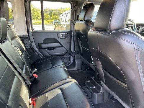 Used 2021 Jeep Wrangler Unlimited Sahara AWD/4WD image 10