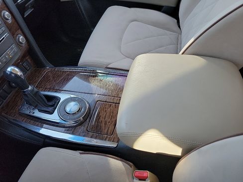 Used 2017 Nissan Armada SV image 20