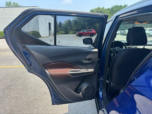 Used 2019 Nissan Kicks SR FWD image 13