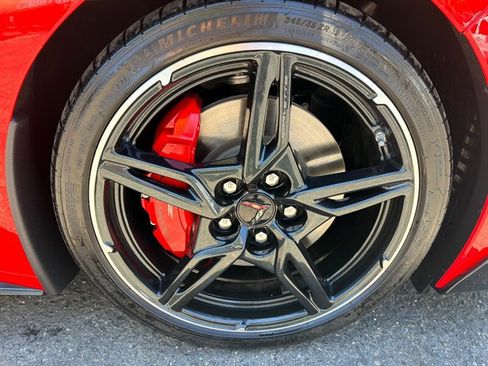 Used 2021 Chevrolet Corvette Stingray Premium Cpe w/ Z51 Performance Package RWD image 25