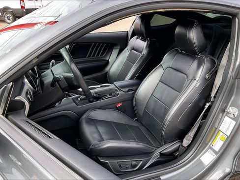 Used 2022 Ford Mustang Premium image 7
