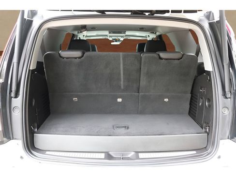 Used 2019 Cadillac Escalade Luxury RWD image 18