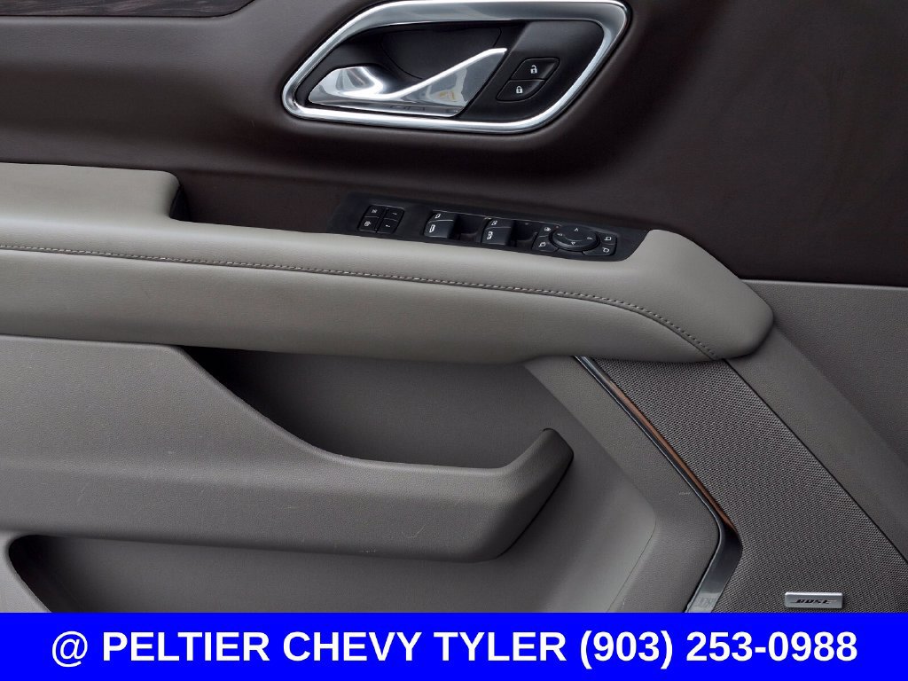 Used 2024 Chevrolet Tahoe Z71 w/ Luxury Package AWD/4WD image 30