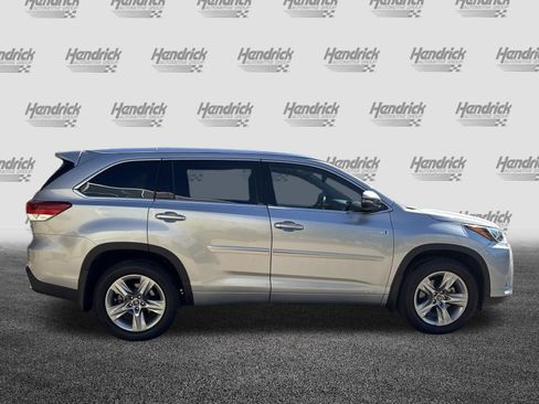 Used 2017 Toyota Highlander Limited image 11