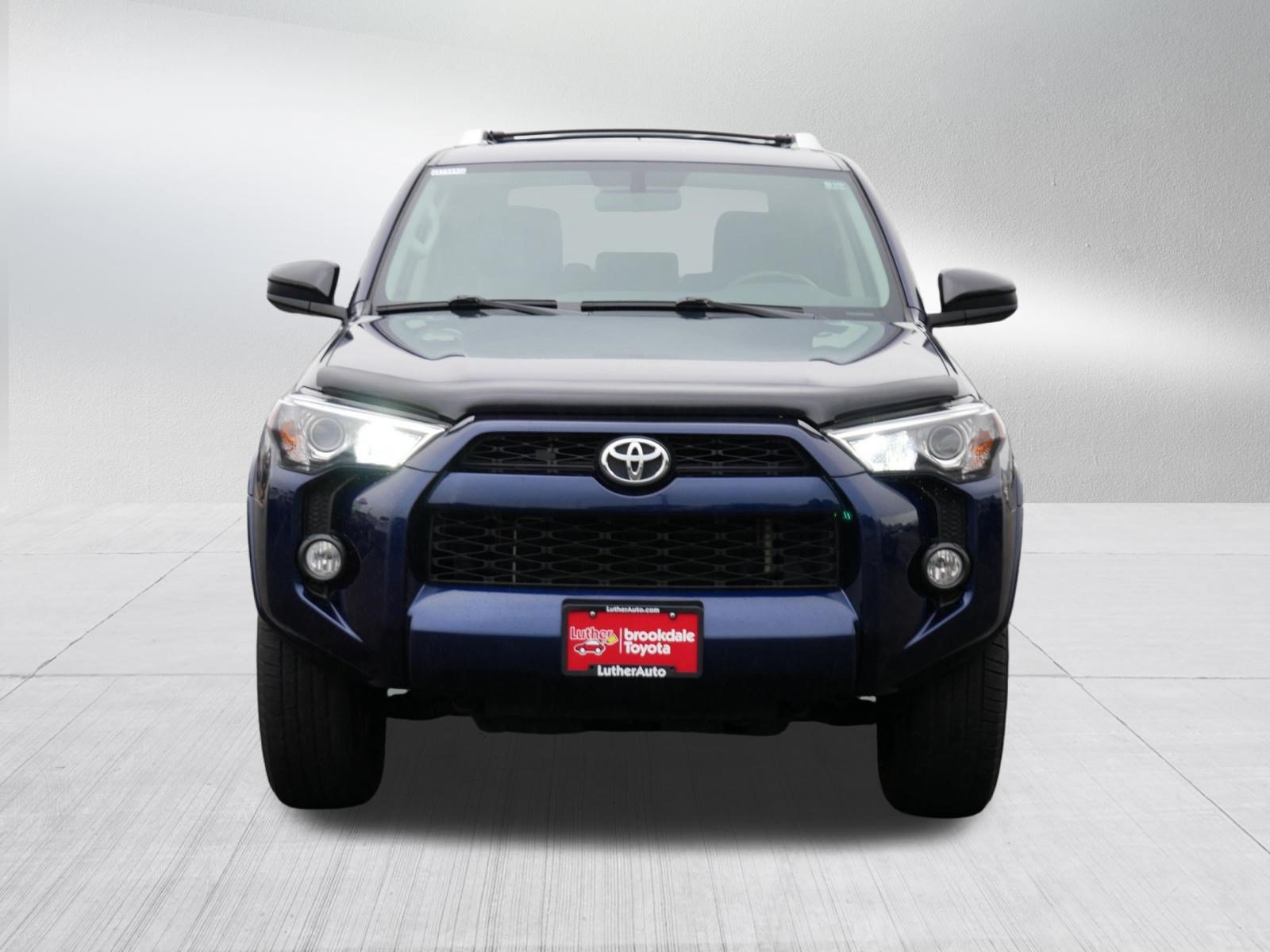 Certified 2018 Toyota 4Runner SR5 w/ Convenience Package AWD/4WD image 2
