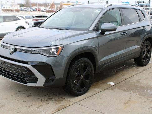 New 2026 Volkswagen Taos SEL AWD/4WD image 3