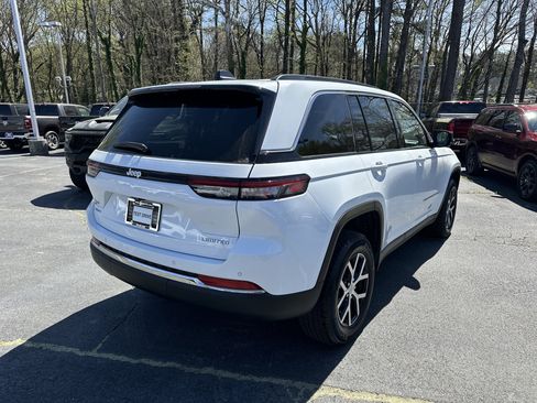 Used 2025 Jeep Grand Cherokee Limited image 9