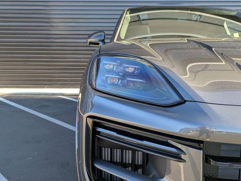 New 2026 Porsche Cayenne Turbo image 12