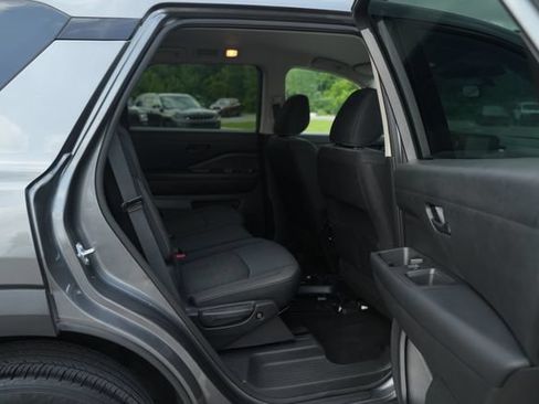 Used 2025 Nissan Pathfinder SV AWD/4WD image 22