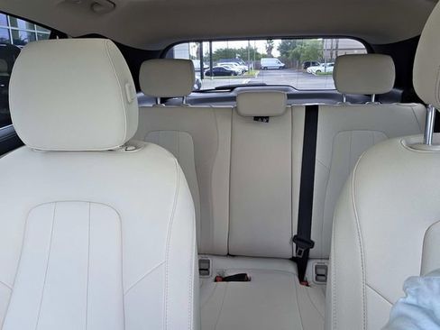 Used 2025 Mercedes-Benz GLA 250 image 17