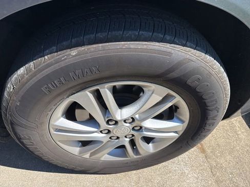 Used 2018 Buick Enclave Essence AWD/4WD image 11
