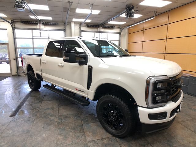 New 2026 Ford F350 Lariat w/ Black Appearance Package AWD/4WD 360° Tour