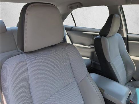 Used 2017 Toyota Camry SE FWD image 23