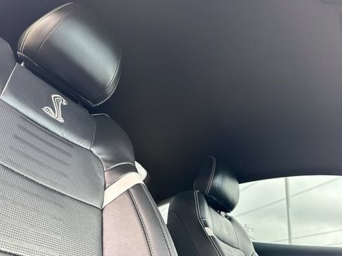 Used 2022 Ford Mustang Shelby GT500 w/ Technology Package RWD image 18