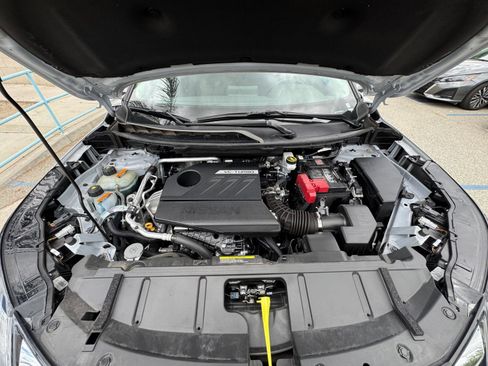 Used 2025 Nissan Rogue SV FWD image 29